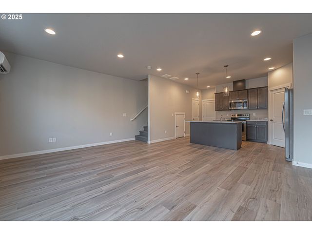 4924 Ne 2ND Ct, Vancouver, WA 98663