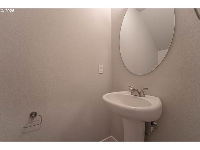 4924 Ne 2ND Ct, Vancouver, WA 98663