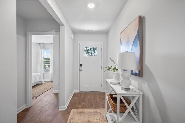 1057 Lakes Blvd, Brunswick, GA 31525