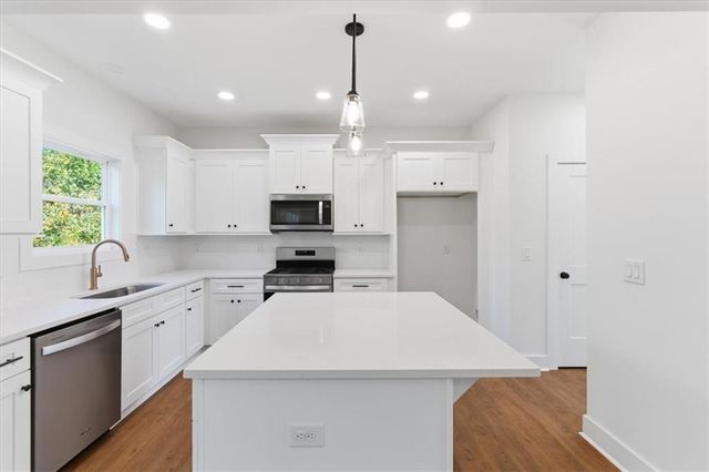 28 Creekview SE Drive, Cartersville, GA 30120