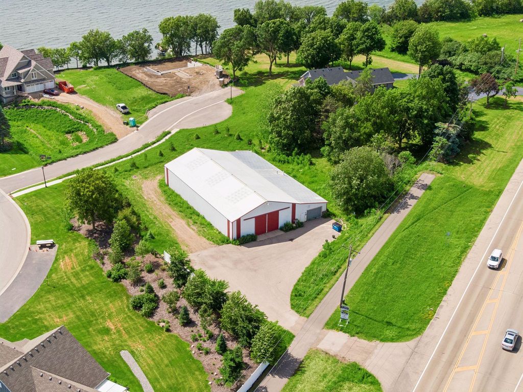 7860 Laketown Parkway, Waconia, MN 55387 — exterior