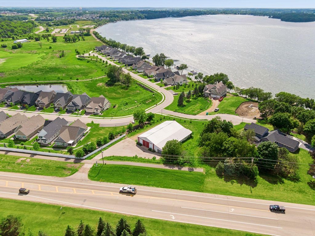 7860 Laketown Parkway, Waconia, MN 55387 — photo 2