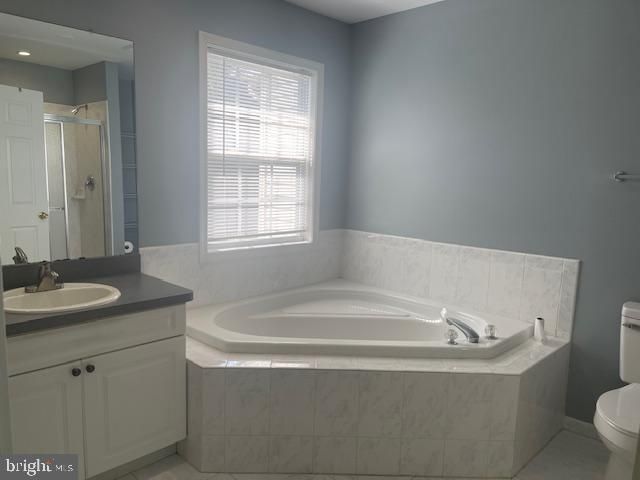 9 SHELLEY CIR, East Windsor, NJ 08520