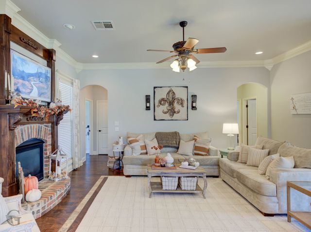 501 Falling Water Circle, Bossier City, LA 71112