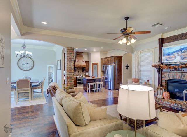 501 Falling Water Circle, Bossier City, LA 71112