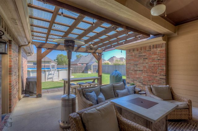 501 Falling Water Circle, Bossier City, LA 71112