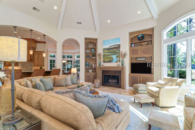 752 Colonial Dr, Hilton Head Island, SC 29926