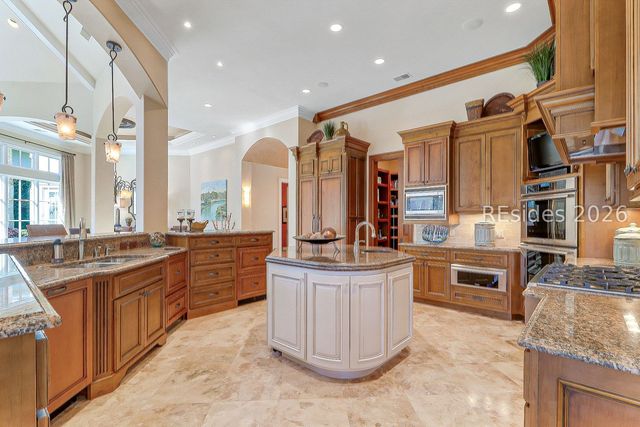 752 Colonial Dr, Hilton Head Island, SC 29926