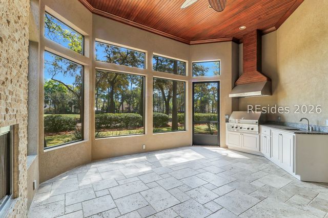 752 Colonial Dr, Hilton Head Island, SC 29926