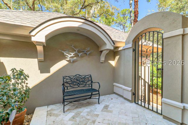 752 Colonial Dr, Hilton Head Island, SC 29926