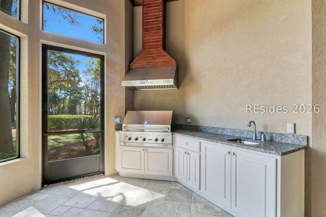 752 Colonial Dr, Hilton Head Island, SC 29926