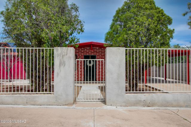 704 W Western Place, Nogales, AZ 85621