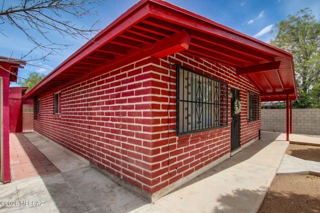 704 W Western Place, Nogales, AZ 85621