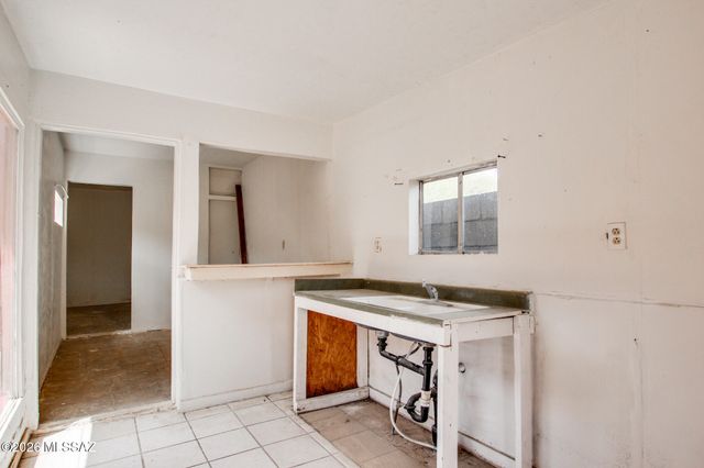 704 W Western Place, Nogales, AZ 85621