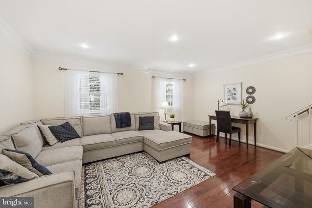 14899 EMBERDALE DR, Woodbridge, VA 22193