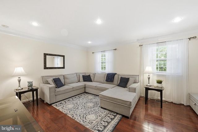 14899 EMBERDALE DR, Woodbridge, VA 22193