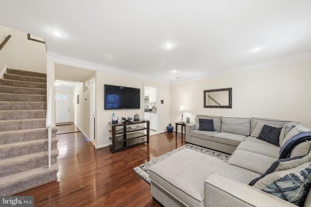 14899 EMBERDALE DR, Woodbridge, VA 22193