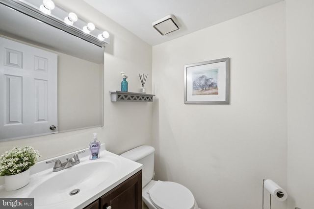14899 EMBERDALE DR, Woodbridge, VA 22193