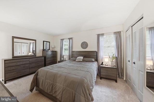 14899 EMBERDALE DR, Woodbridge, VA 22193