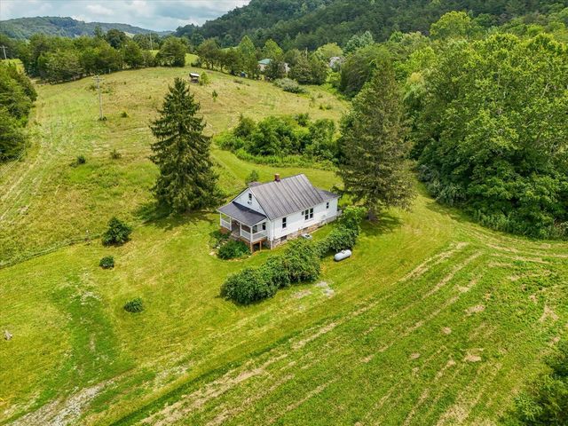 8580 Blacksburg RD, Catawba, VA 24070