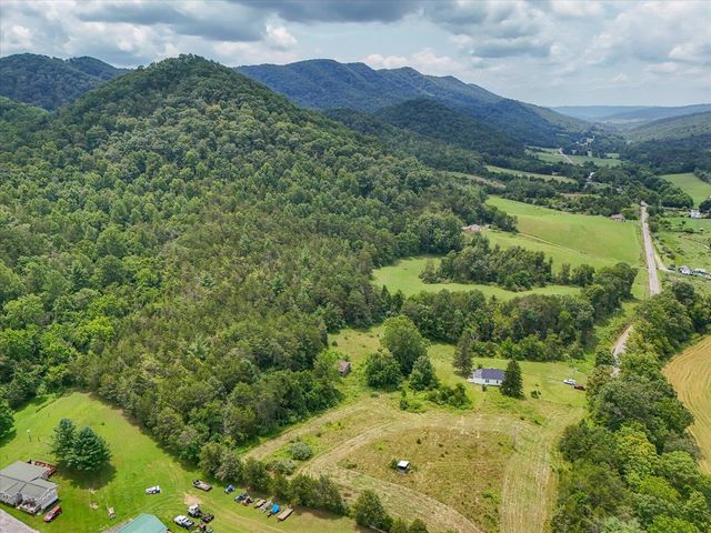 8580 Blacksburg RD, Catawba, VA 24070