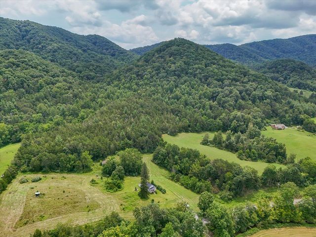 8580 Blacksburg RD, Catawba, VA 24070