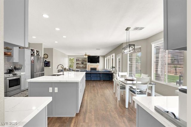 7310 Heggie Avenue, Las Vegas, NV 89131