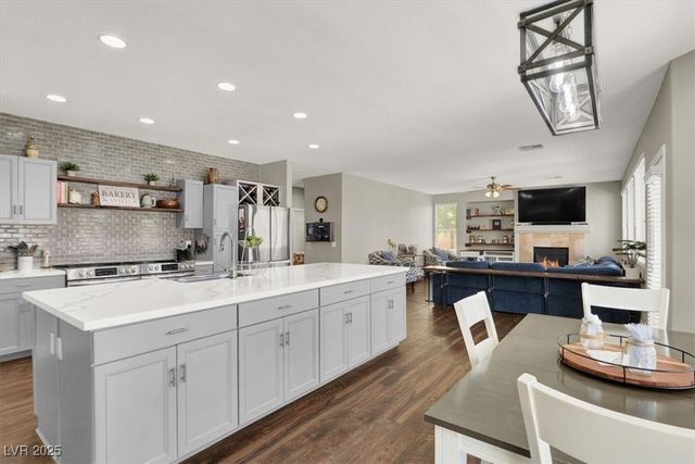 7310 Heggie Avenue, Las Vegas, NV 89131