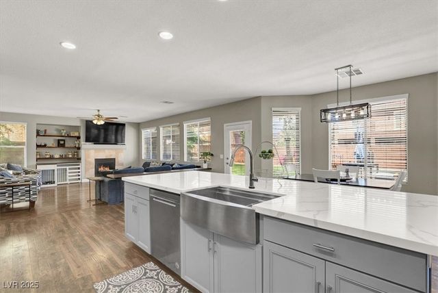 7310 Heggie Avenue, Las Vegas, NV 89131