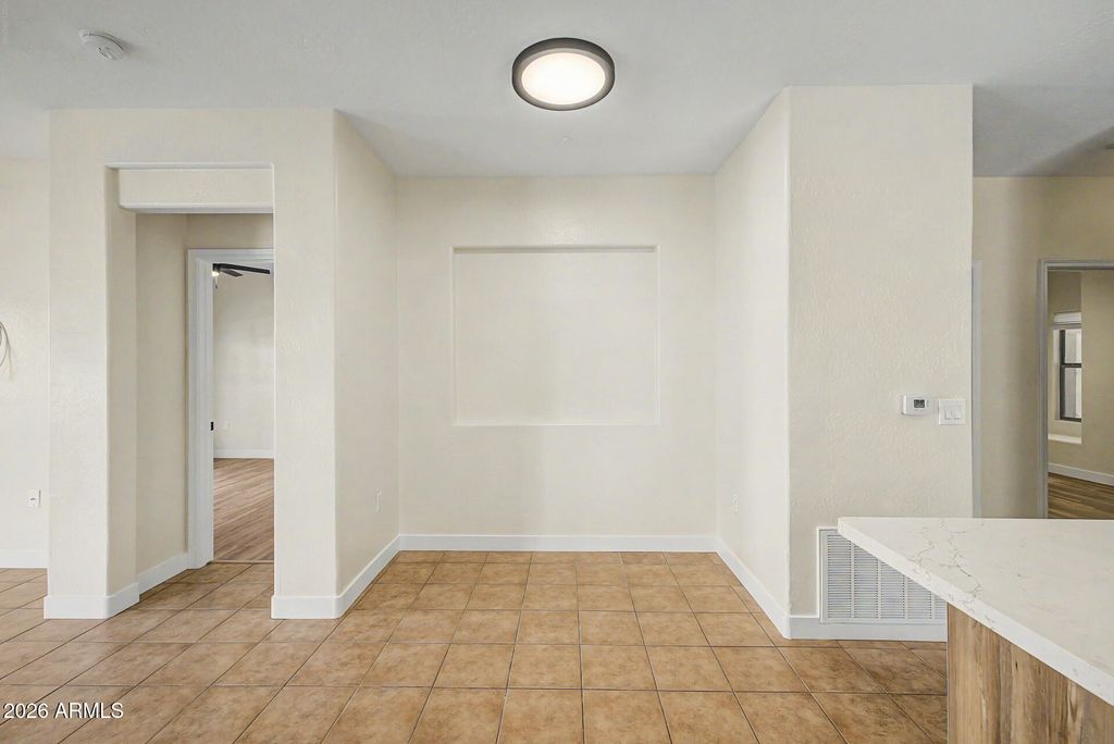Image 6 of property listing at 525 N MILLER Road 128, Scottsdale, AZ 85257