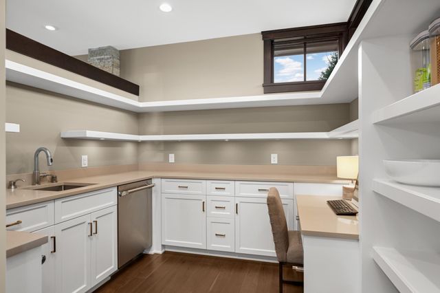 3776 Woodland Cove Parkway, Excelsior, MN 55331