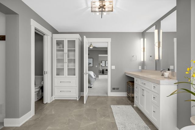3776 Woodland Cove Parkway, Excelsior, MN 55331