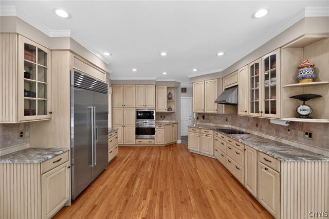 7100 Braxton Cir, Dewitt, NY 13066