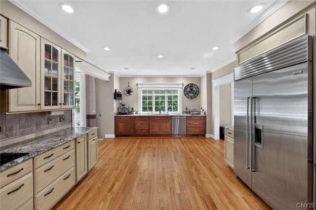 7100 Braxton Cir, Dewitt, NY 13066