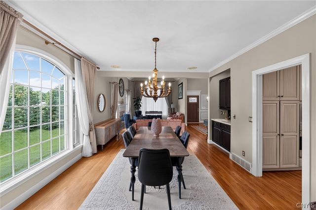 7100 Braxton Cir, Dewitt, NY 13066