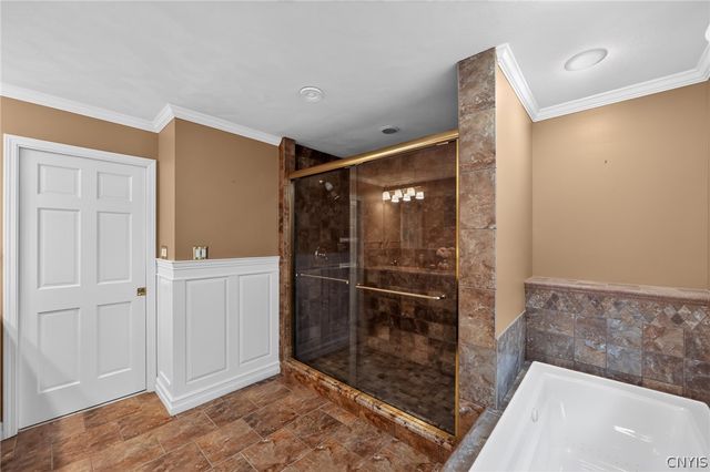 7100 Braxton Cir, Dewitt, NY 13066