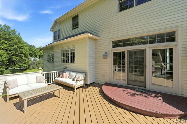 7100 Braxton Cir, Dewitt, NY 13066
