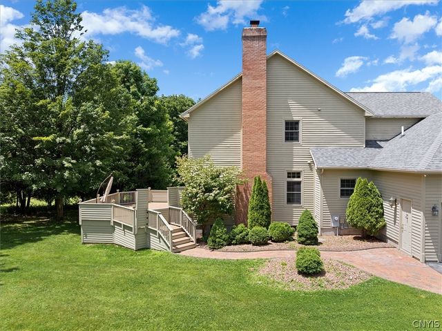 7100 Braxton Cir, Dewitt, NY 13066