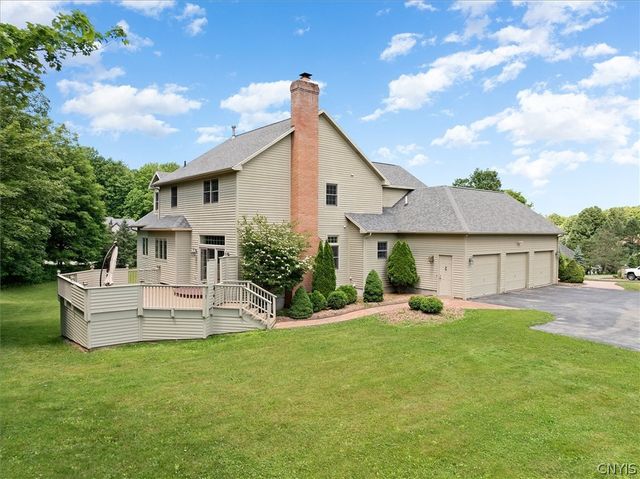 7100 Braxton Cir, Dewitt, NY 13066