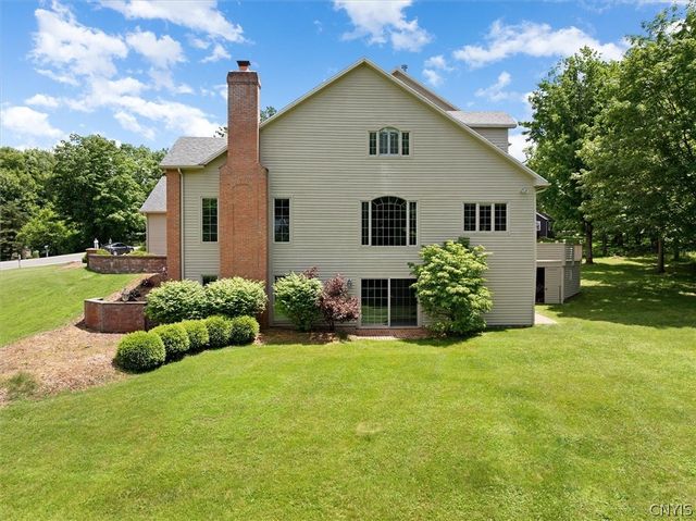7100 Braxton Cir, Dewitt, NY 13066