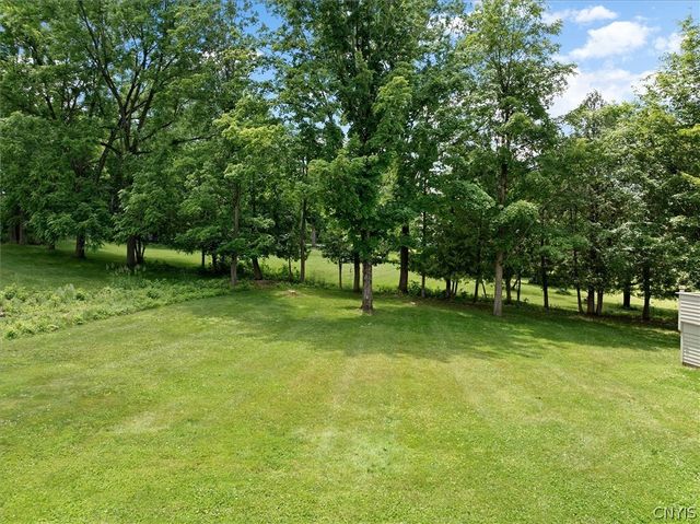7100 Braxton Cir, Dewitt, NY 13066