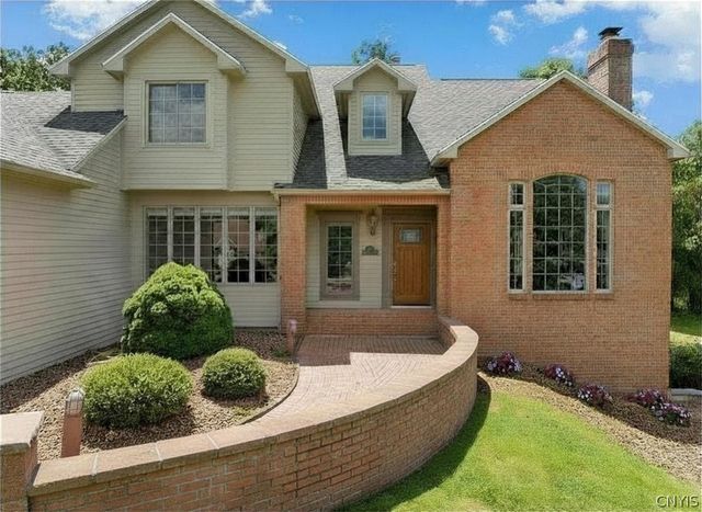 7100 Braxton Cir, Dewitt, NY 13066