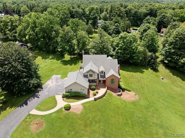 7100 Braxton Cir, Dewitt, NY 13066