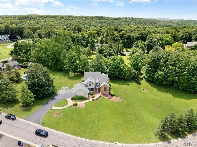 7100 Braxton Cir, Dewitt, NY 13066
