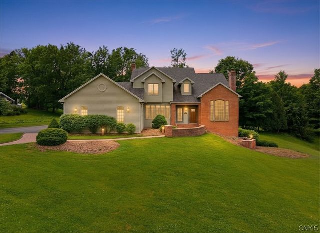 7100 Braxton Cir, Dewitt, NY 13066
