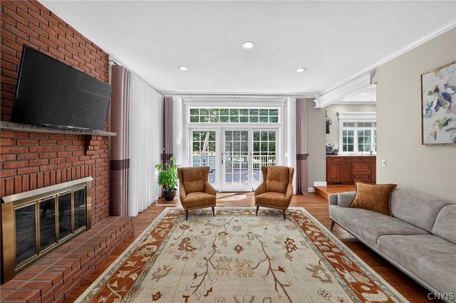 7100 Braxton Cir, Dewitt, NY 13066
