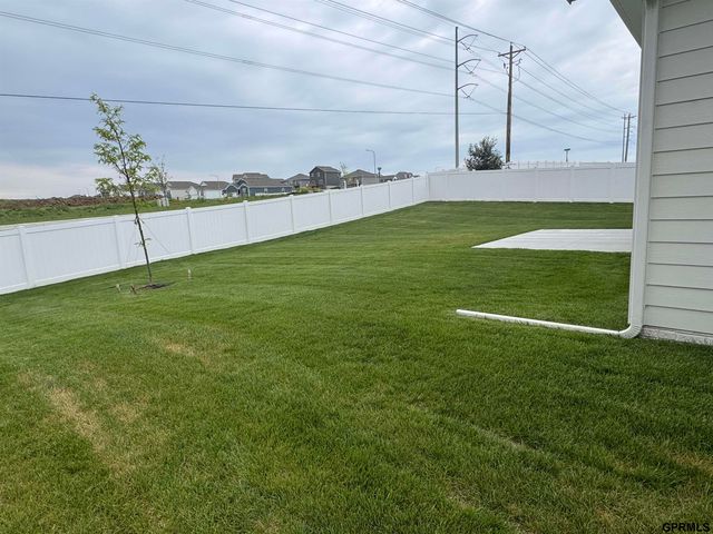 12006 S 113 Avenue Circle, Papillion, NE 68046