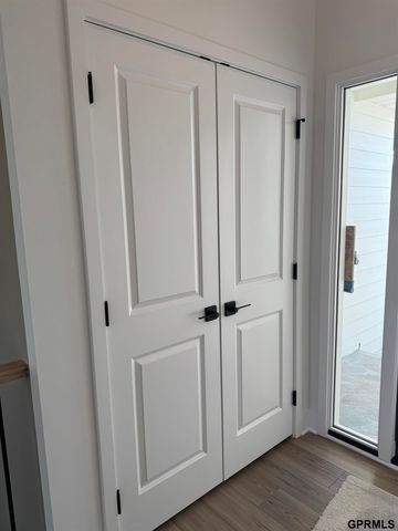 12006 S 113 Avenue Circle, Papillion, NE 68046