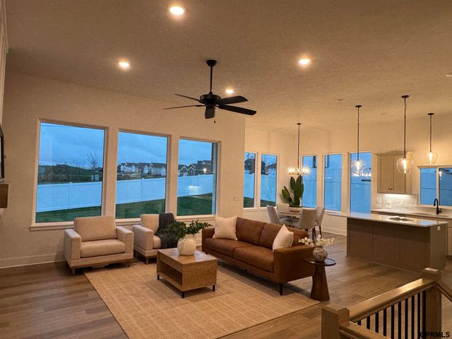 12006 S 113 Avenue Circle, Papillion, NE 68046