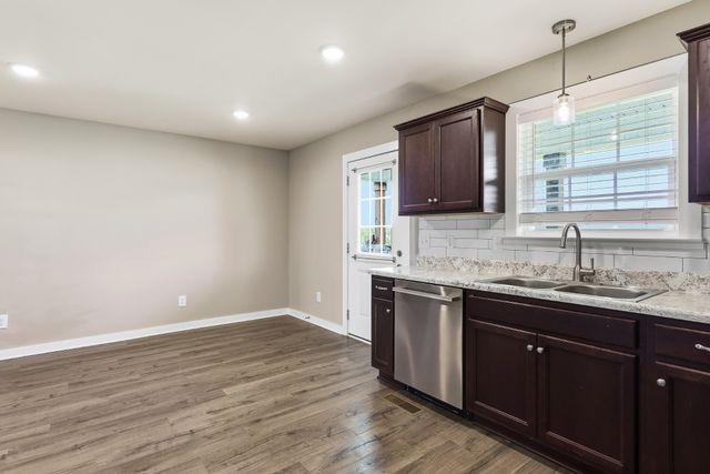 1719 Purvin Lollar Rd, Sparta, TN 38583